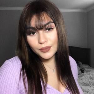 Meet your Posher, Angie